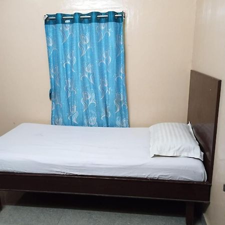 Sri Ambika Lodge Rajapalaiyam Bagian luar foto